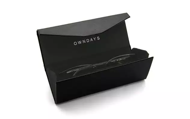 豪華で新しい owndays メガネケース